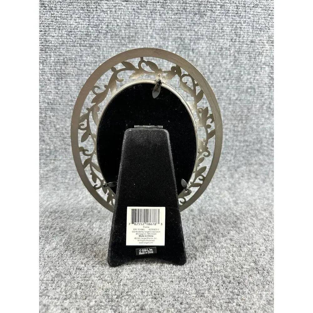 Oval Decorative Photo Frame Metal Leaf Design Tabletop Frame FSA